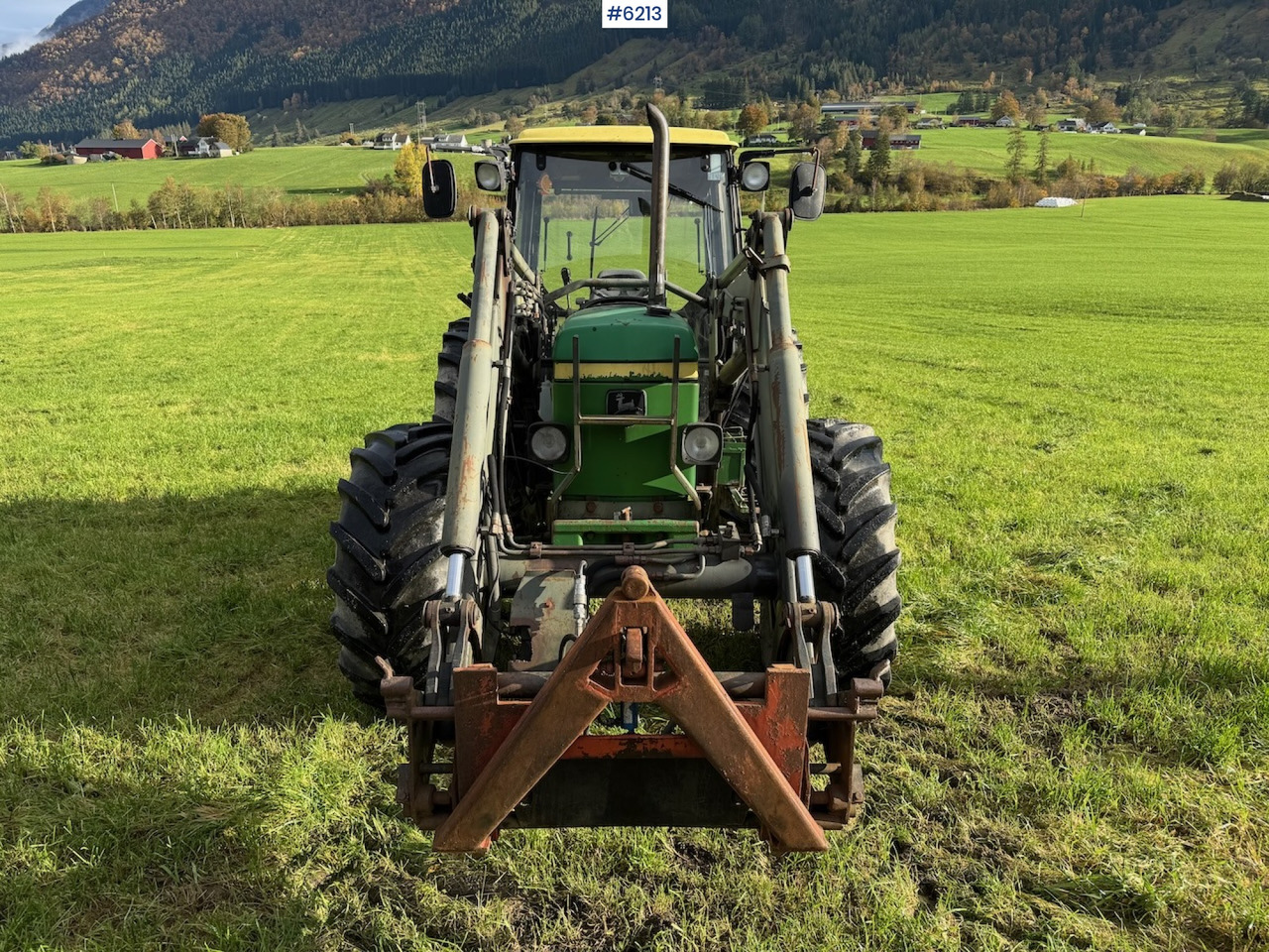 1990 John Deere 2850 Power Synchron w/ front loader. - Trator: foto 3 1990 John Deere 2850 Power Synchron w/ front loader. - Trator: foto 3