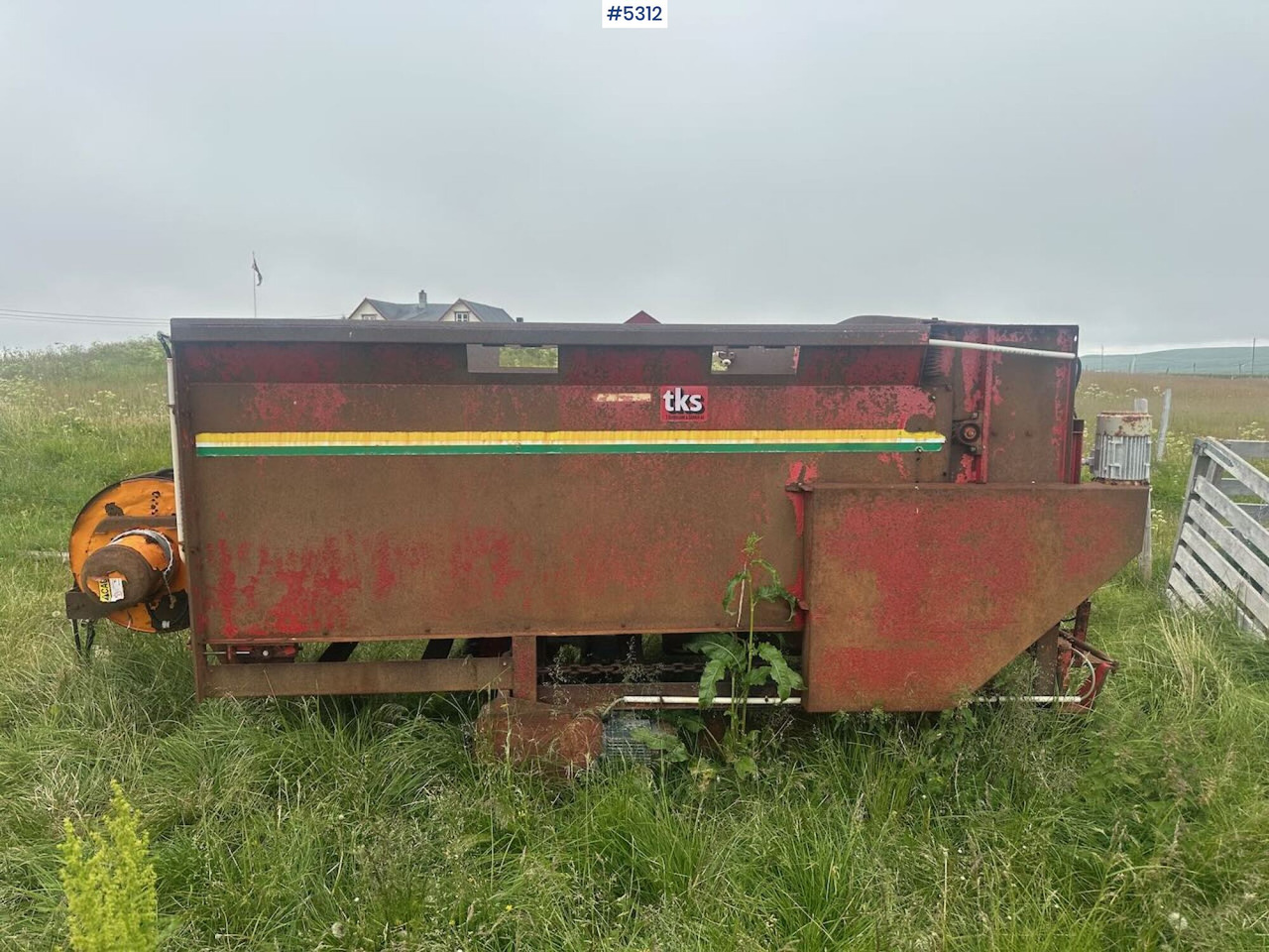 1998 TKS R-150 Silage spreader - Máquina para produção de feno: foto 2 1998 TKS R-150 Silage spreader - Máquina para produção de feno: foto 2
