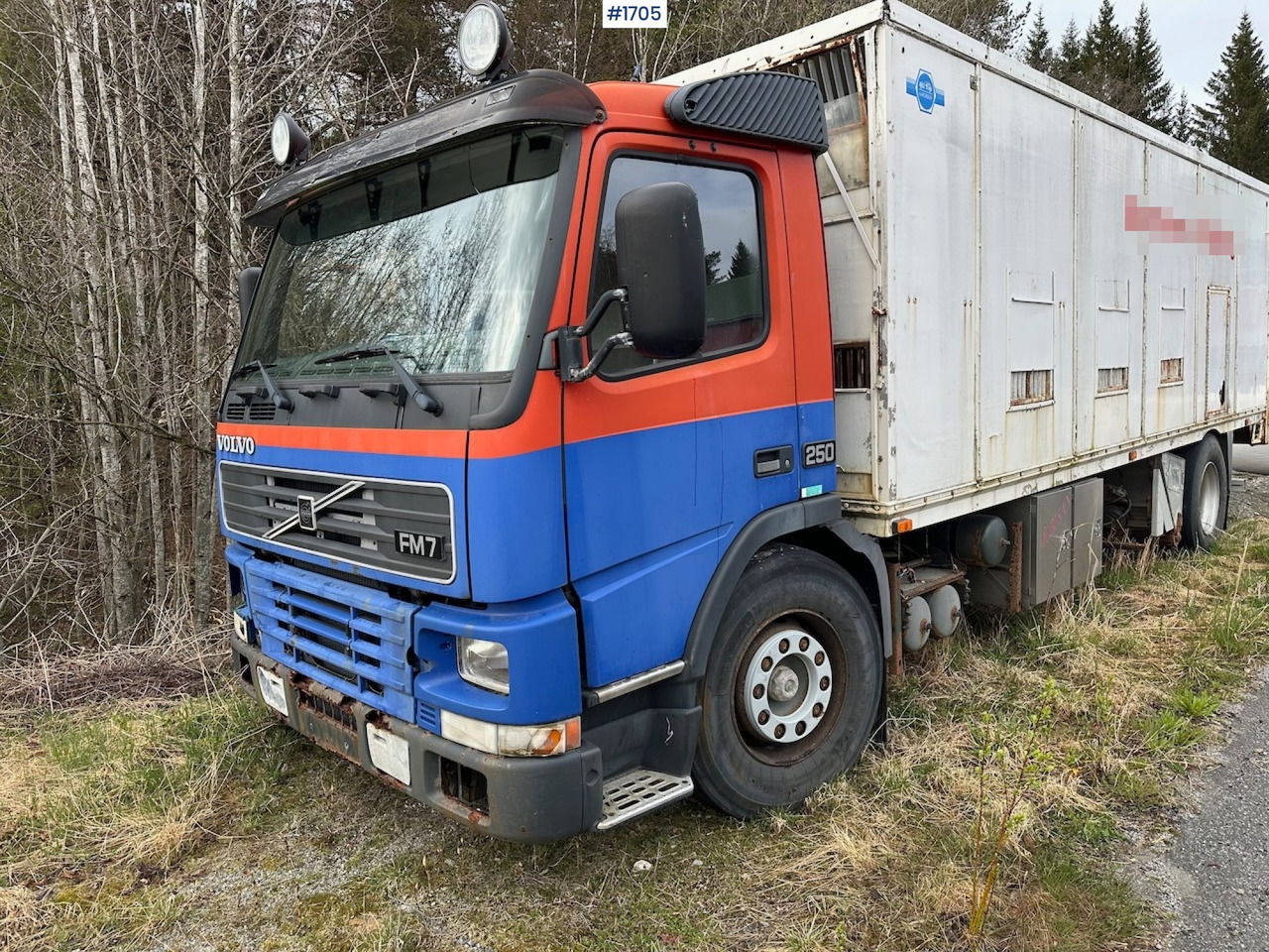 2000 Volvo 250 4x2 reparasjonsobjekt - Camião furgão: foto 3 2000 Volvo 250 4x2 reparasjonsobjekt - Camião furgão: foto 3