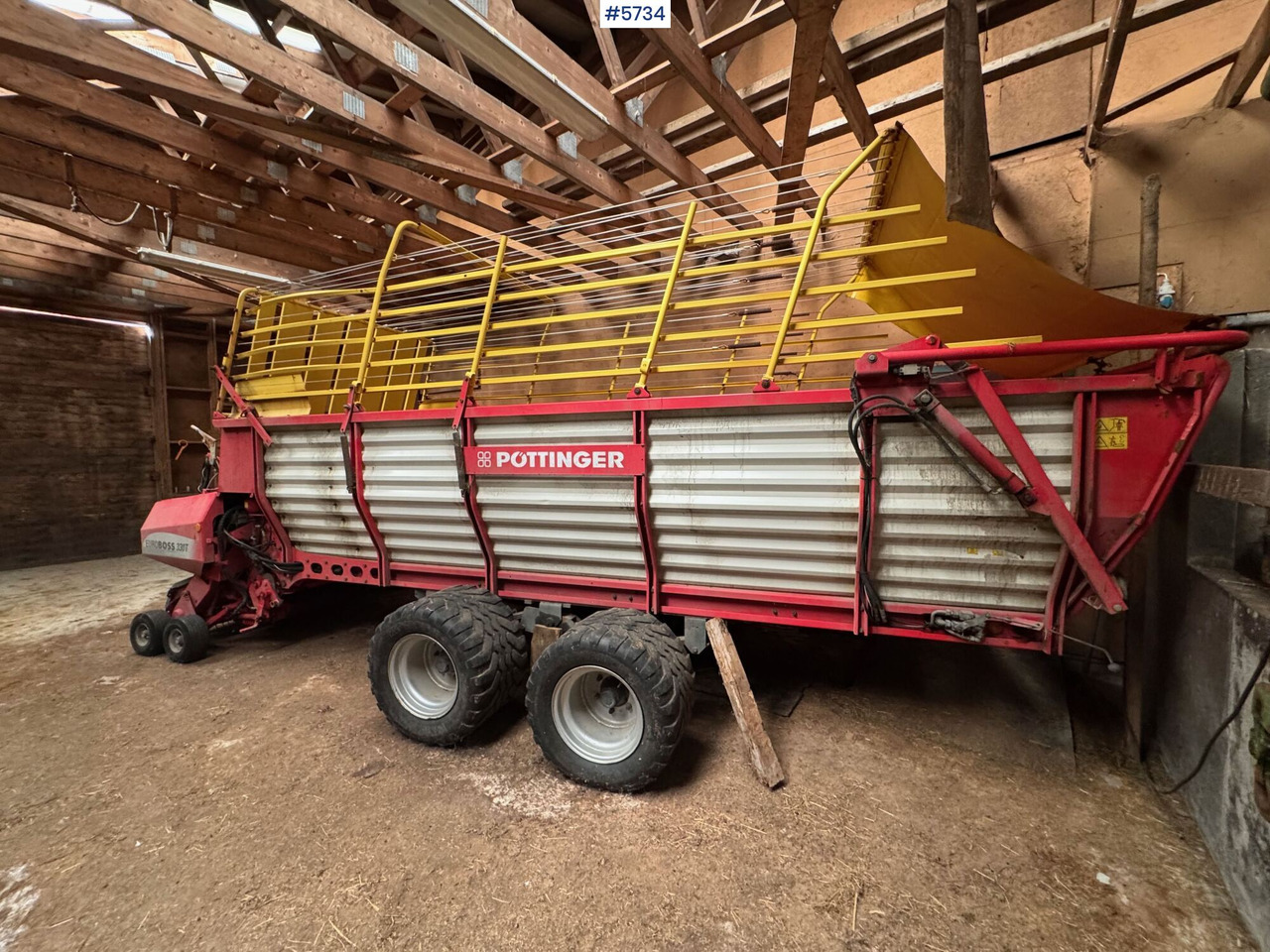 2005 Pottinger Euroboss 330t supermatic - Máquina para produção de feno: foto 3 2005 Pottinger Euroboss 330t supermatic - Máquina para produção de feno: foto 3