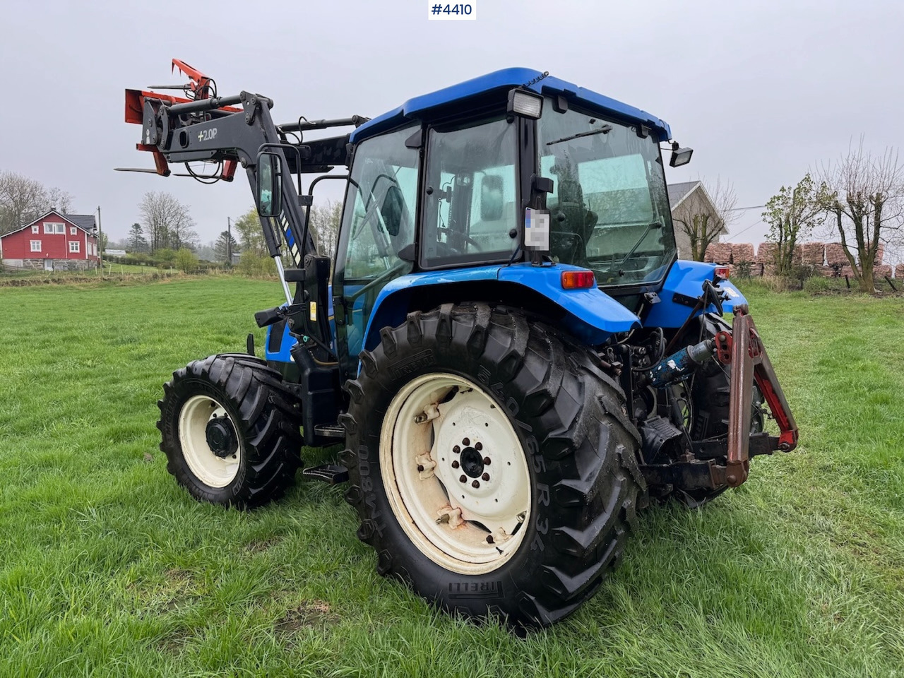 2006 New Holland TL100 A w/Front Loader. - Trator: foto 4 2006 New Holland TL100 A w/Front Loader. - Trator: foto 4