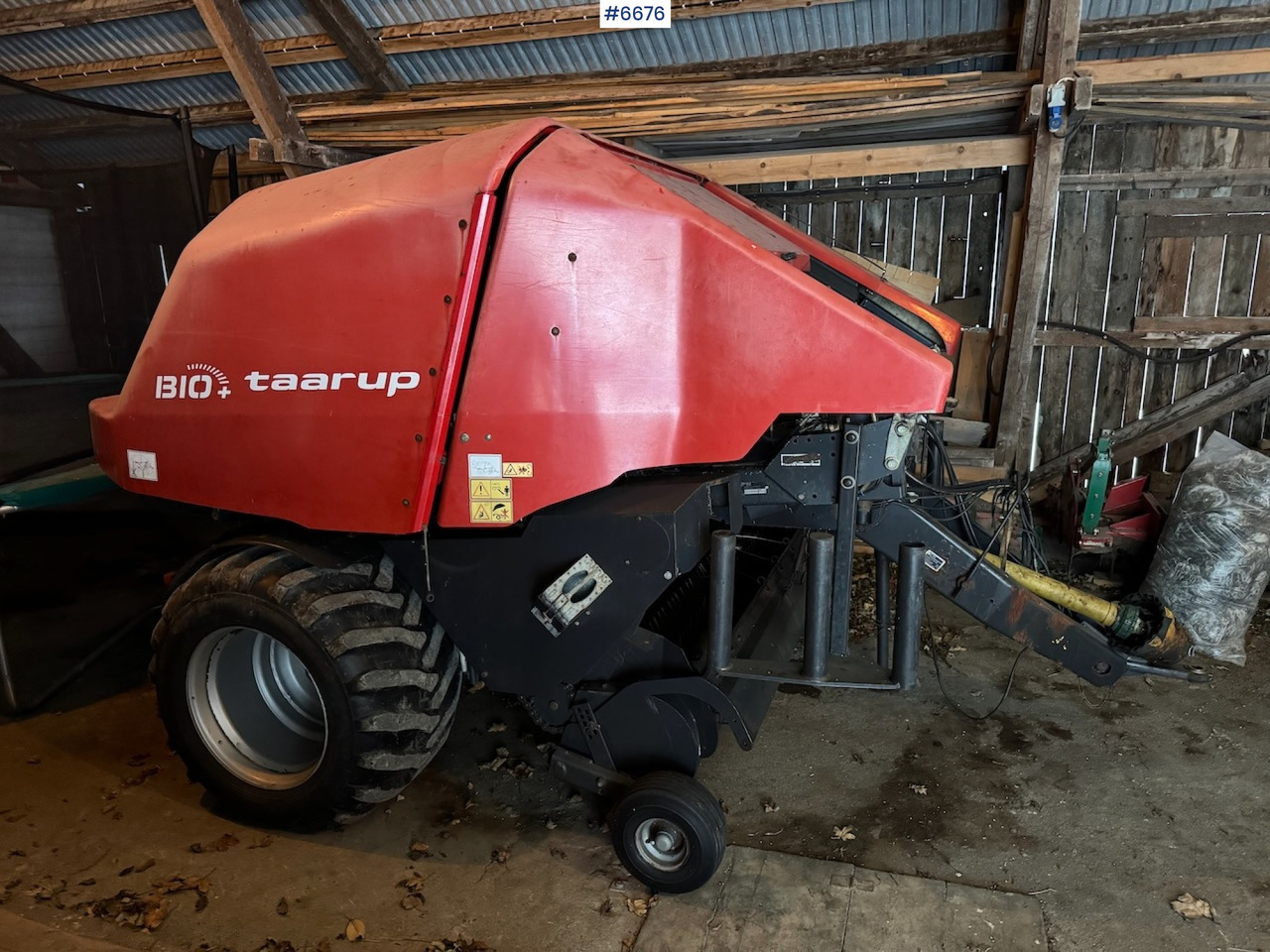 2006 Taarup BIO+ Round Baler. Well maintained. - Máquina para produção de feno: foto 1 2006 Taarup BIO+ Round Baler. Well maintained. - Máquina para produção de feno: foto 1