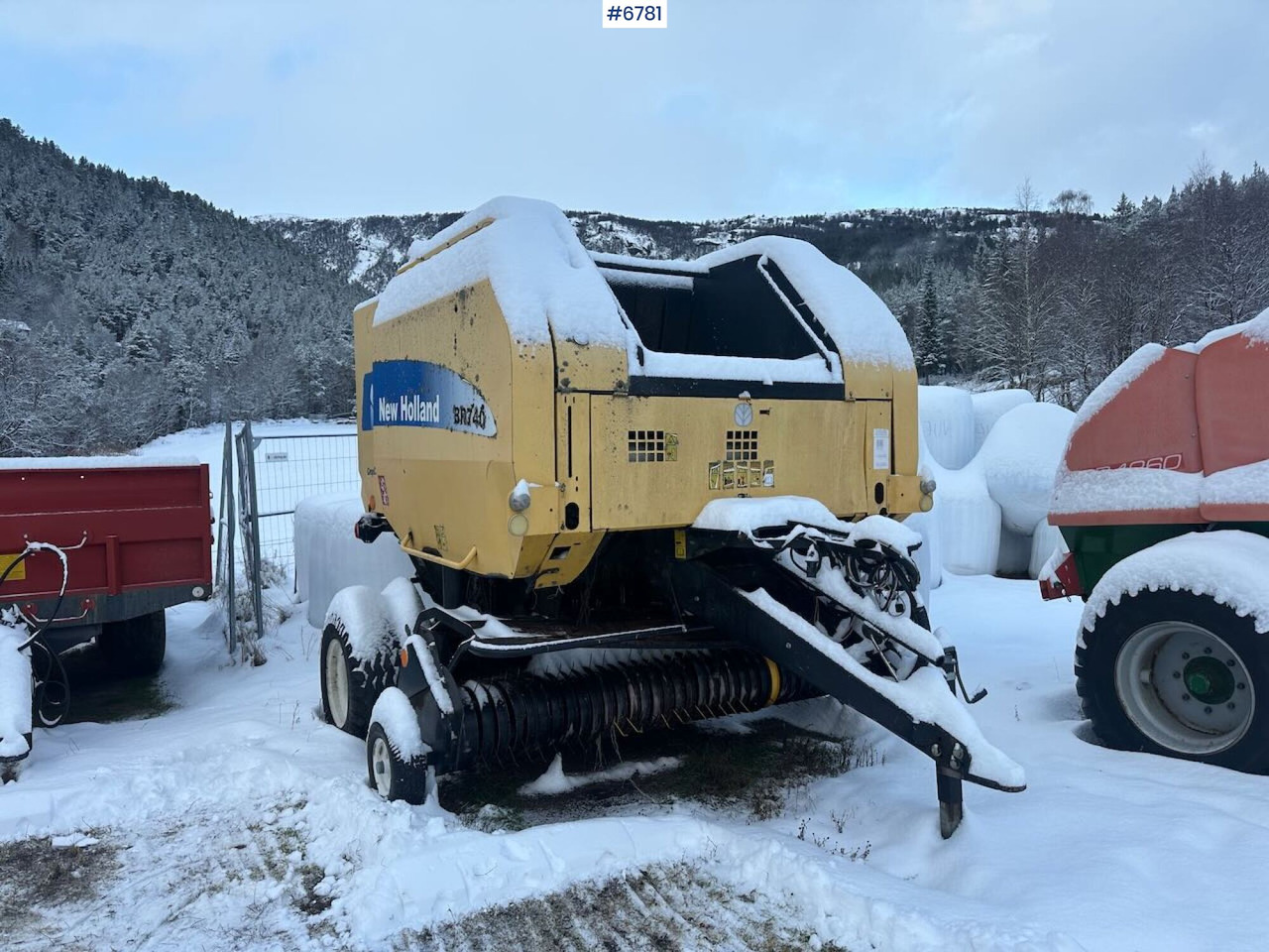 2007 BR740 Round baler. - Máquina para produção de feno: foto 4 2007 BR740 Round baler. - Máquina para produção de feno: foto 4