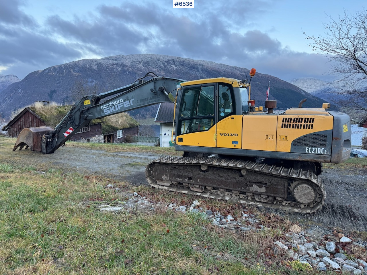 2007 Volvo EC 210 CL w/ excavator bucket and good chassis. - Escavadeira: foto 2 2007 Volvo EC 210 CL w/ excavator bucket and good chassis. - Escavadeira: foto 2