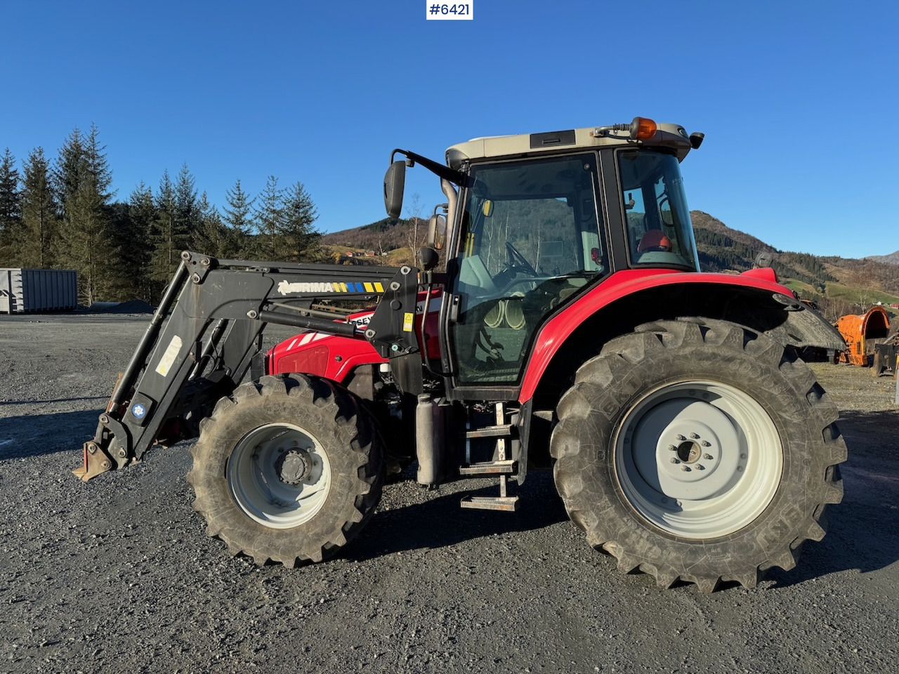 2009 Massey Ferguson 6455 Dyna-6 w/ front loader. - Trator: foto 1 2009 Massey Ferguson 6455 Dyna-6 w/ front loader. - Trator: foto 1