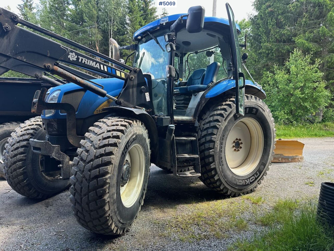 2009 New Holland T6040 SS w/ Trima front loader - Trator: foto 2 2009 New Holland T6040 SS w/ Trima front loader - Trator: foto 2