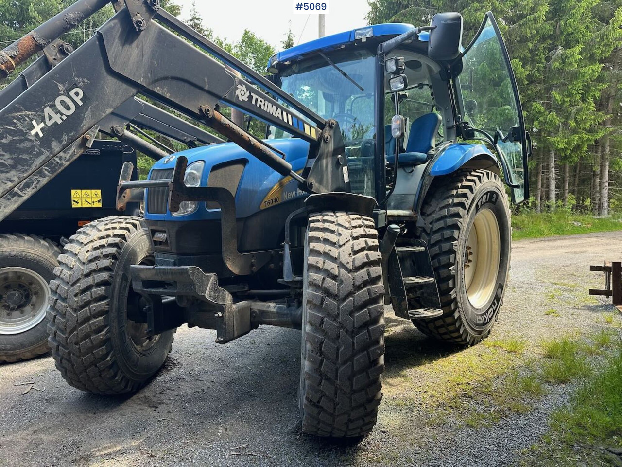 2009 New Holland T6040 SS w/ Trima front loader - Trator: foto 3 2009 New Holland T6040 SS w/ Trima front loader - Trator: foto 3