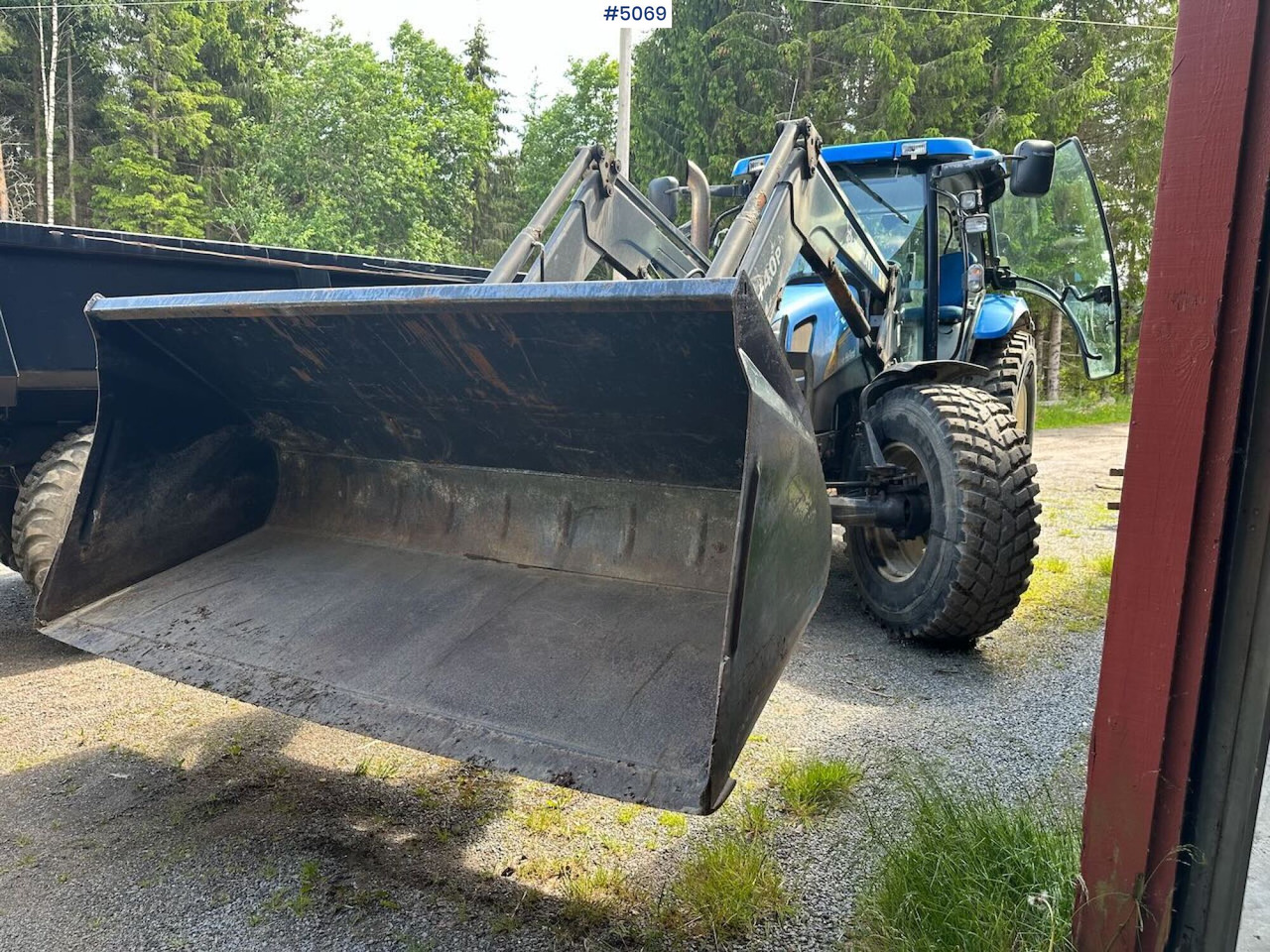 2009 New Holland T6040 SS w/ Trima front loader - Trator: foto 4 2009 New Holland T6040 SS w/ Trima front loader - Trator: foto 4