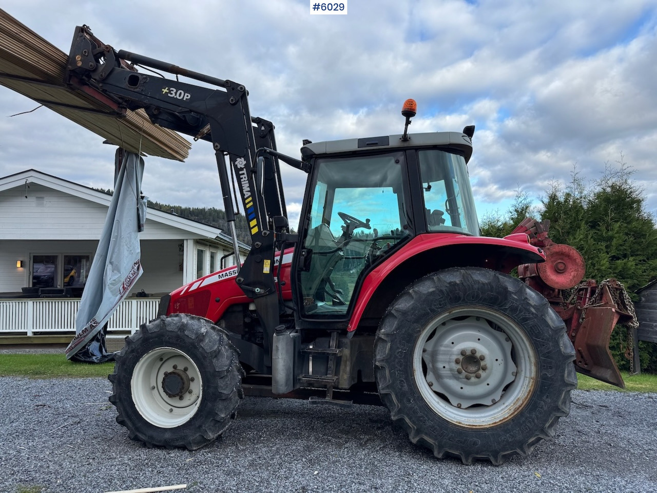 2010 Massey Ferguson 5445 with Front Loader - Trator: foto 1 2010 Massey Ferguson 5445 with Front Loader - Trator: foto 1