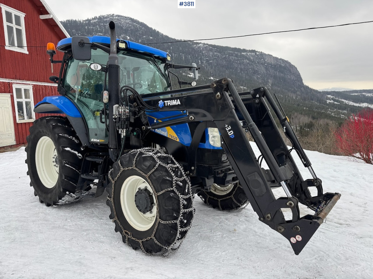 2010 New Holland T6020 Elite w/front loader - Trator: foto 2 2010 New Holland T6020 Elite w/front loader - Trator: foto 2