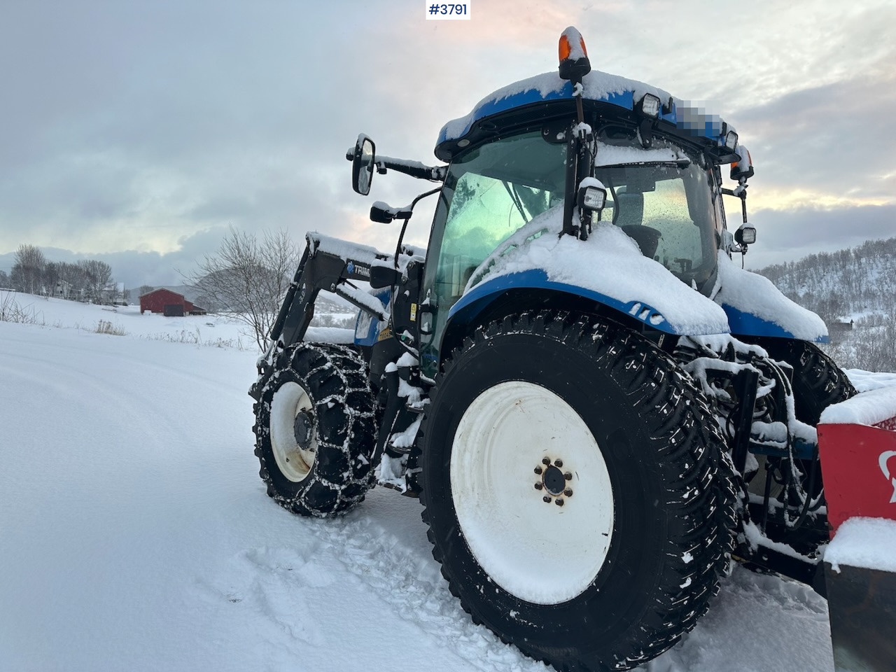 2010 New Holland T6040 4x4 plow rigged tractor w/ Trima +3.0p front loader, brand new chains, snow bucket and Westbjørn snow blower. WATCH VIDEO. - Trator: foto 5 2010 New Holland T6040 4x4 plow rigged tractor w/ Trima +3.0p front loader, brand new chains, snow bucket and Westbjørn snow blower. WATCH VIDEO. - Trator: foto 5