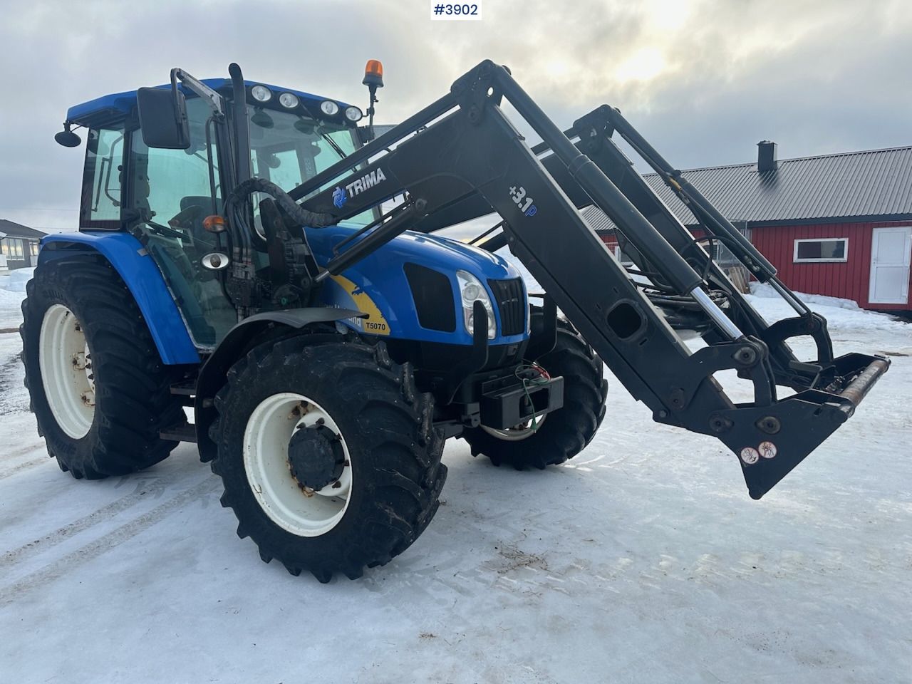 2011 New Holland T5070 4x4 m/ frontlaster - Trator: foto 2 2011 New Holland T5070 4x4 m/ frontlaster - Trator: foto 2
