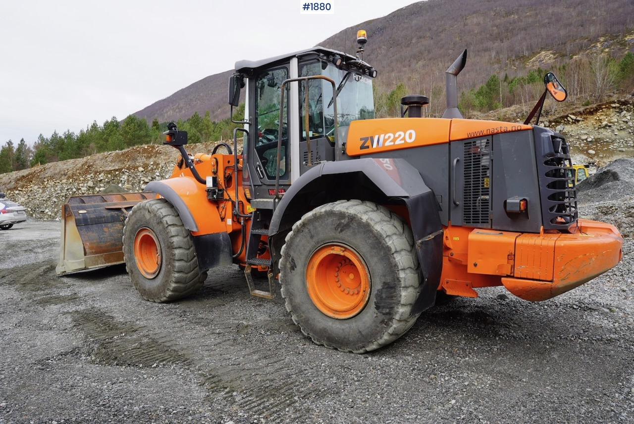 2012 Hitachi ZW220 - Pá carregadora de rodas: foto 4 2012 Hitachi ZW220 - Pá carregadora de rodas: foto 4