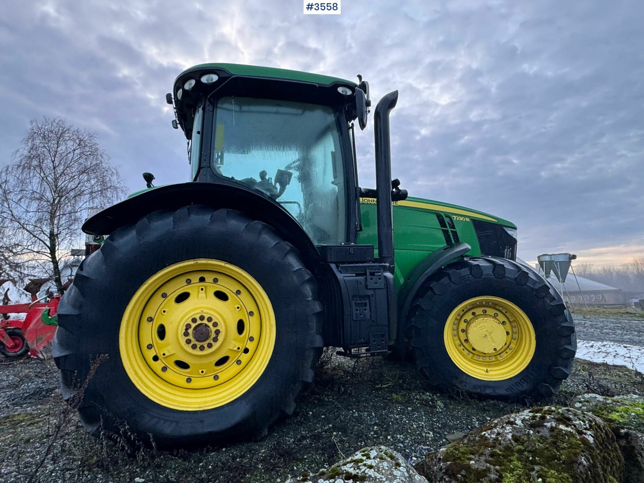 2012 John Deere 7230R w/ GPS and 3 hydraulic outlets! - Trator: foto 2 2012 John Deere 7230R w/ GPS and 3 hydraulic outlets! - Trator: foto 2