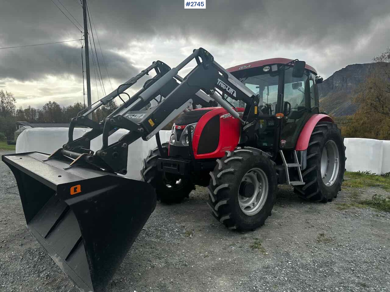2012 ZETOR PROXIMA POWER 90 w/ Trac-lift Front loader and Bucket - Trator: foto 2 2012 ZETOR PROXIMA POWER 90 w/ Trac-lift Front loader and Bucket - Trator: foto 2