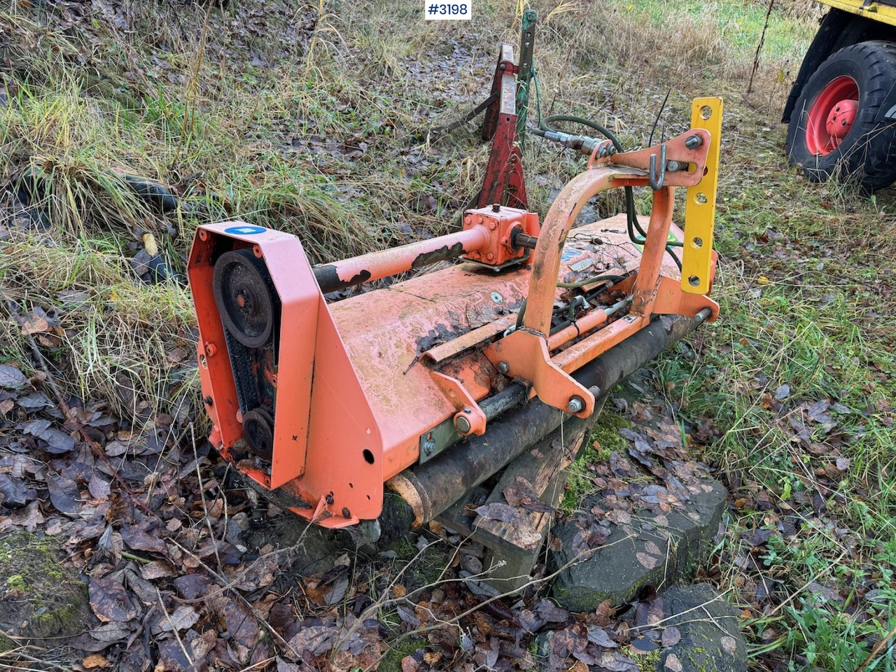 2013 Agrimaster XB 180 front mounted pasture cleaner - Máquina para produção de feno: foto 5 2013 Agrimaster XB 180 front mounted pasture cleaner - Máquina para produção de feno: foto 5