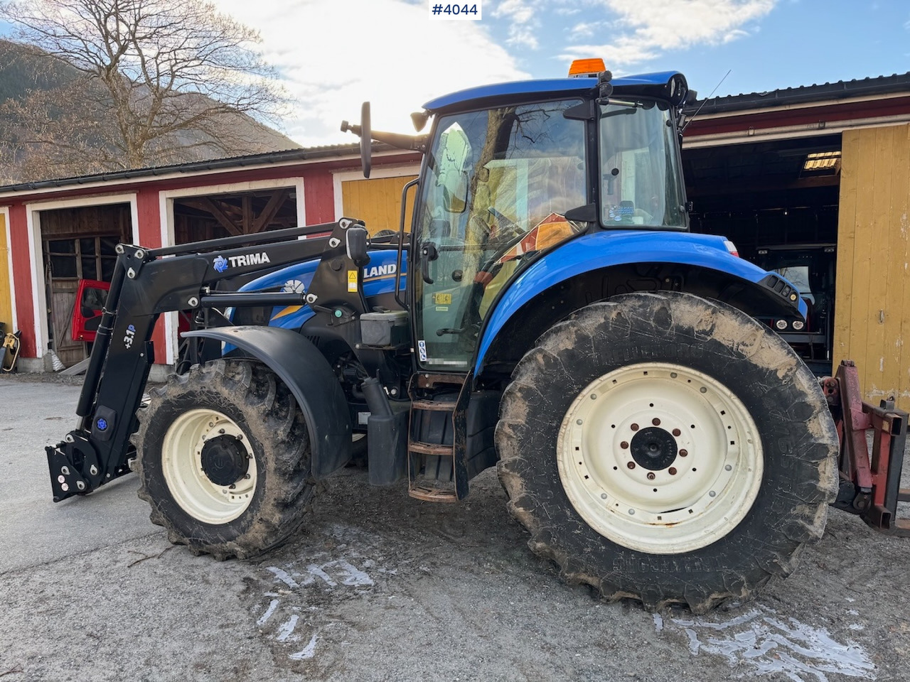2013 New Holland T5.115 w/ front loader - Trator: foto 2 2013 New Holland T5.115 w/ front loader - Trator: foto 2