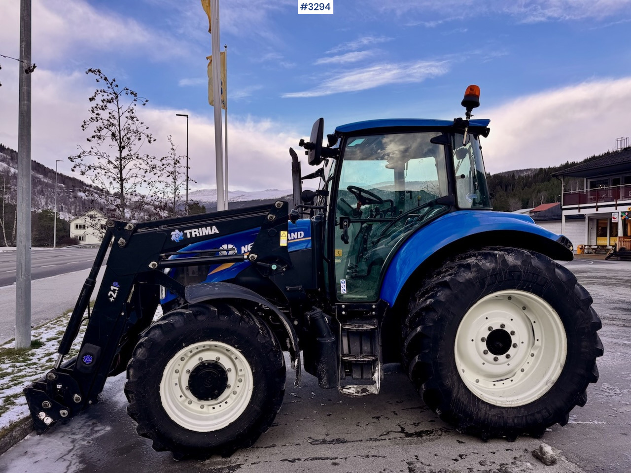 2013 New Holland T5.95 with Trima +2.1P Front Loader. New Engine! - Trator: foto 3 2013 New Holland T5.95 with Trima +2.1P Front Loader. New Engine! - Trator: foto 3