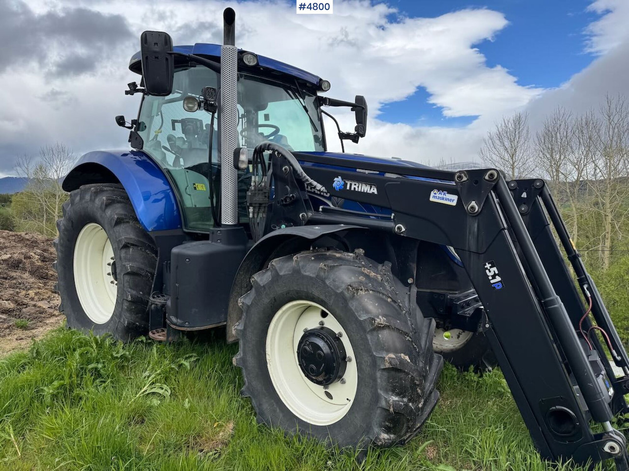 2013 New Holland T7.210 AC Blue Power m/ Frontlaster - Trator: foto 1 2013 New Holland T7.210 AC Blue Power m/ Frontlaster - Trator: foto 1