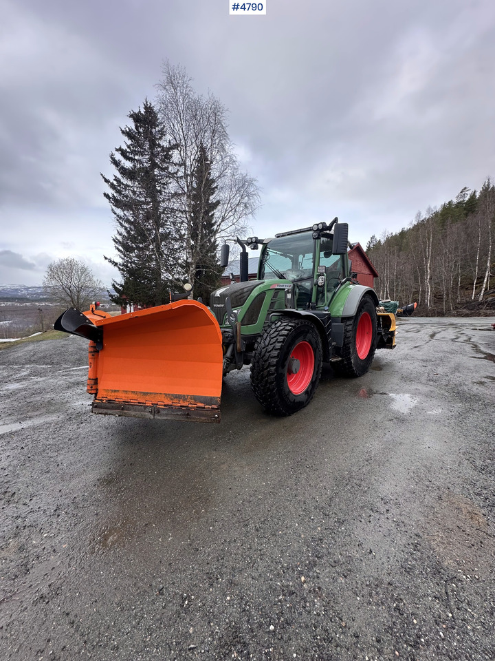 2014 Fendt 514 Vario 4x4 w/ front loader, folding plow, snow blower and sand spreader - Trator: foto 1 2014 Fendt 514 Vario 4x4 w/ front loader, folding plow, snow blower and sand spreader - Trator: foto 1