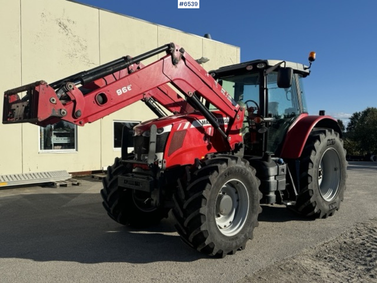 2014 Massey Ferguson MF7616 with loader and 3rd function! - Trator: foto 1 2014 Massey Ferguson MF7616 with loader and 3rd function! - Trator: foto 1