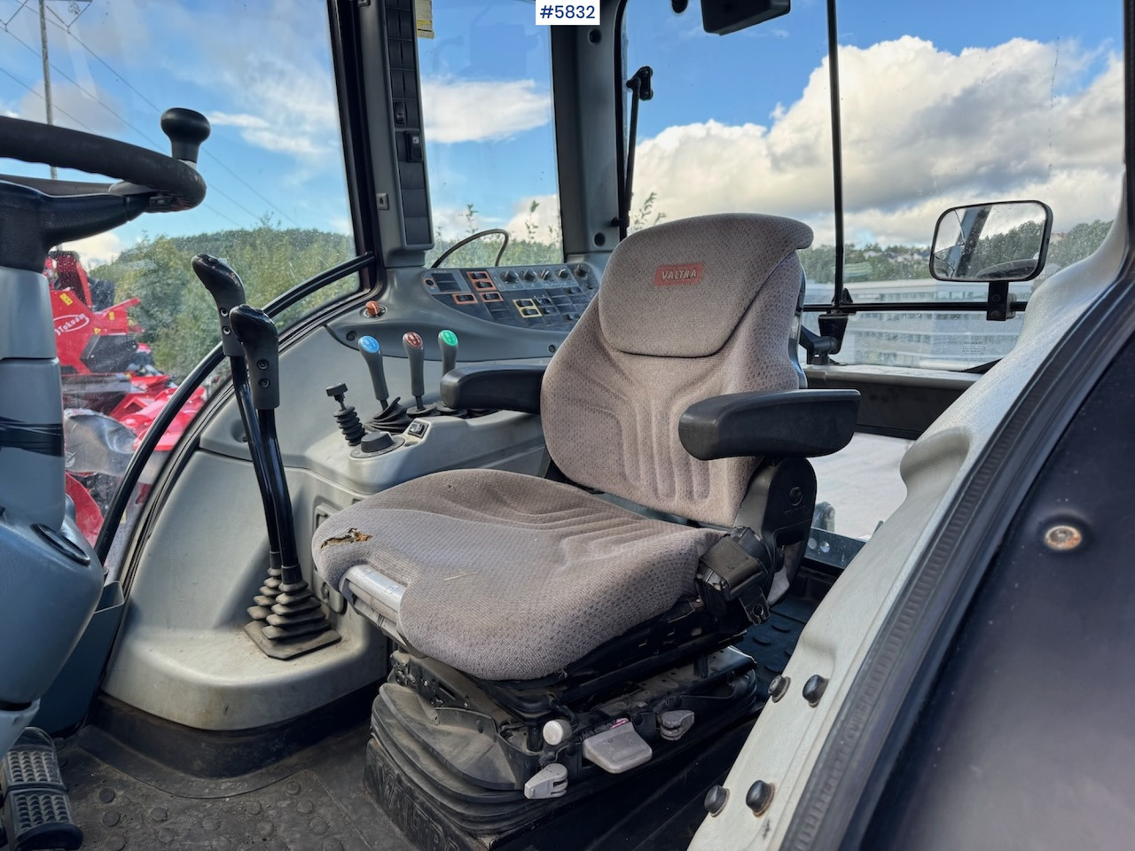 Trator 2014 Valtra T193 H w/ front loader and plow plate.: foto 15