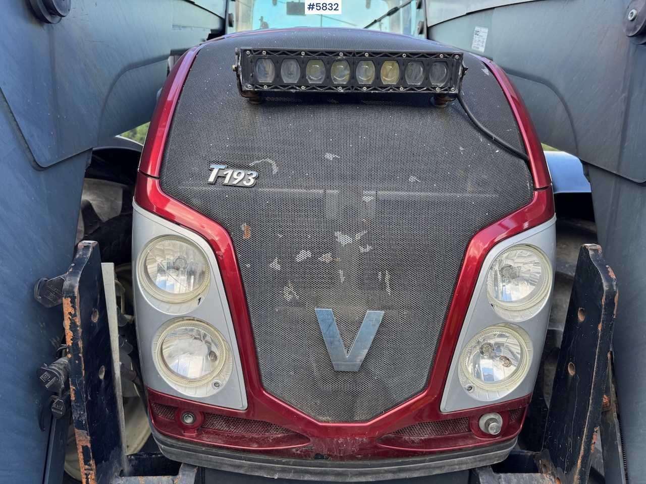 2014 Valtra T193 H w/ front loader and plow plate. - Trator: foto 4 2014 Valtra T193 H w/ front loader and plow plate. - Trator: foto 4