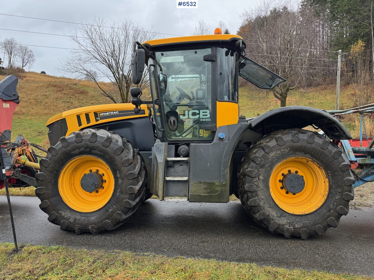 2015 JCB Fastrack 4220 w/ front hydraulics, front PTO and plow plate. Low hours! - Trator: foto 4 2015 JCB Fastrack 4220 w/ front hydraulics, front PTO and plow plate. Low hours! - Trator: foto 4