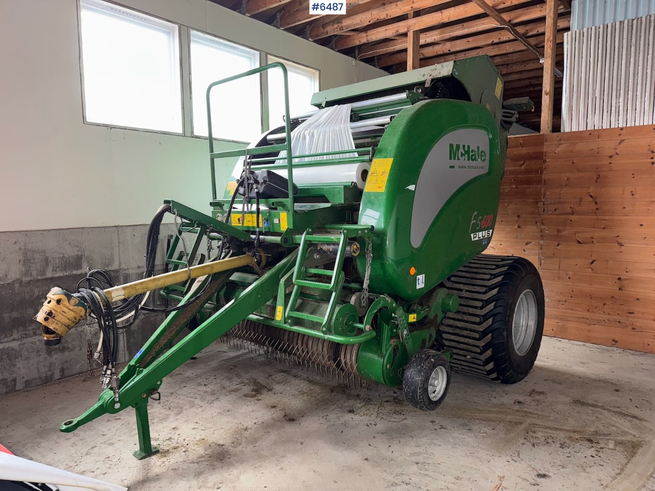 2021 McHale F5600 Plus w/ Camless Pick-Up and 710 Tires. - Máquina para produção de feno: foto 1 2021 McHale F5600 Plus w/ Camless Pick-Up and 710 Tires. - Máquina para produção de feno: foto 1