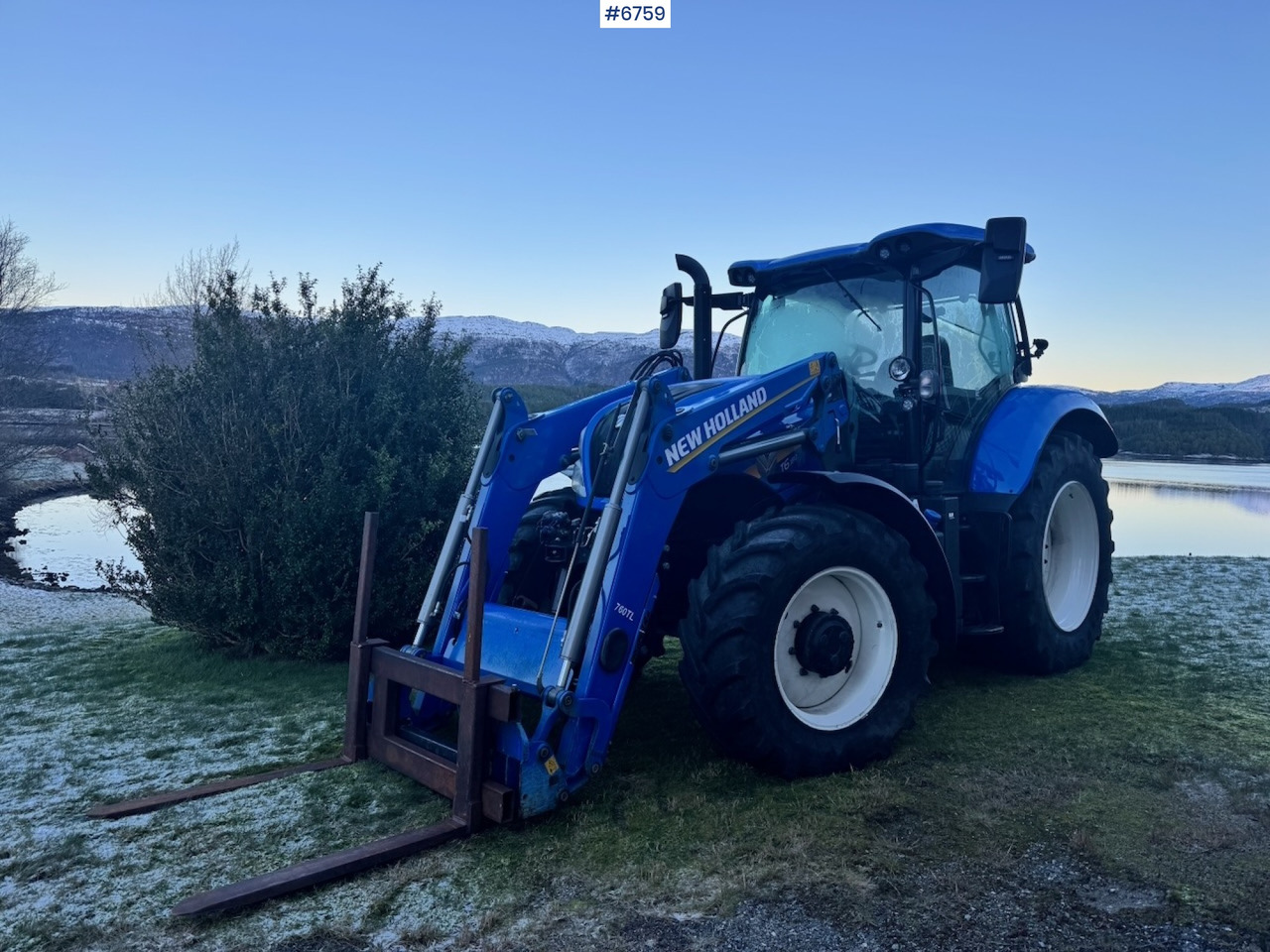 2021 New Holland T6.180 w/ Front loader, 2 sets of tires and Front hydraulics. 2100 hours. - Trator: foto 1 2021 New Holland T6.180 w/ Front loader, 2 sets of tires and Front hydraulics. 2100 hours. - Trator: foto 1