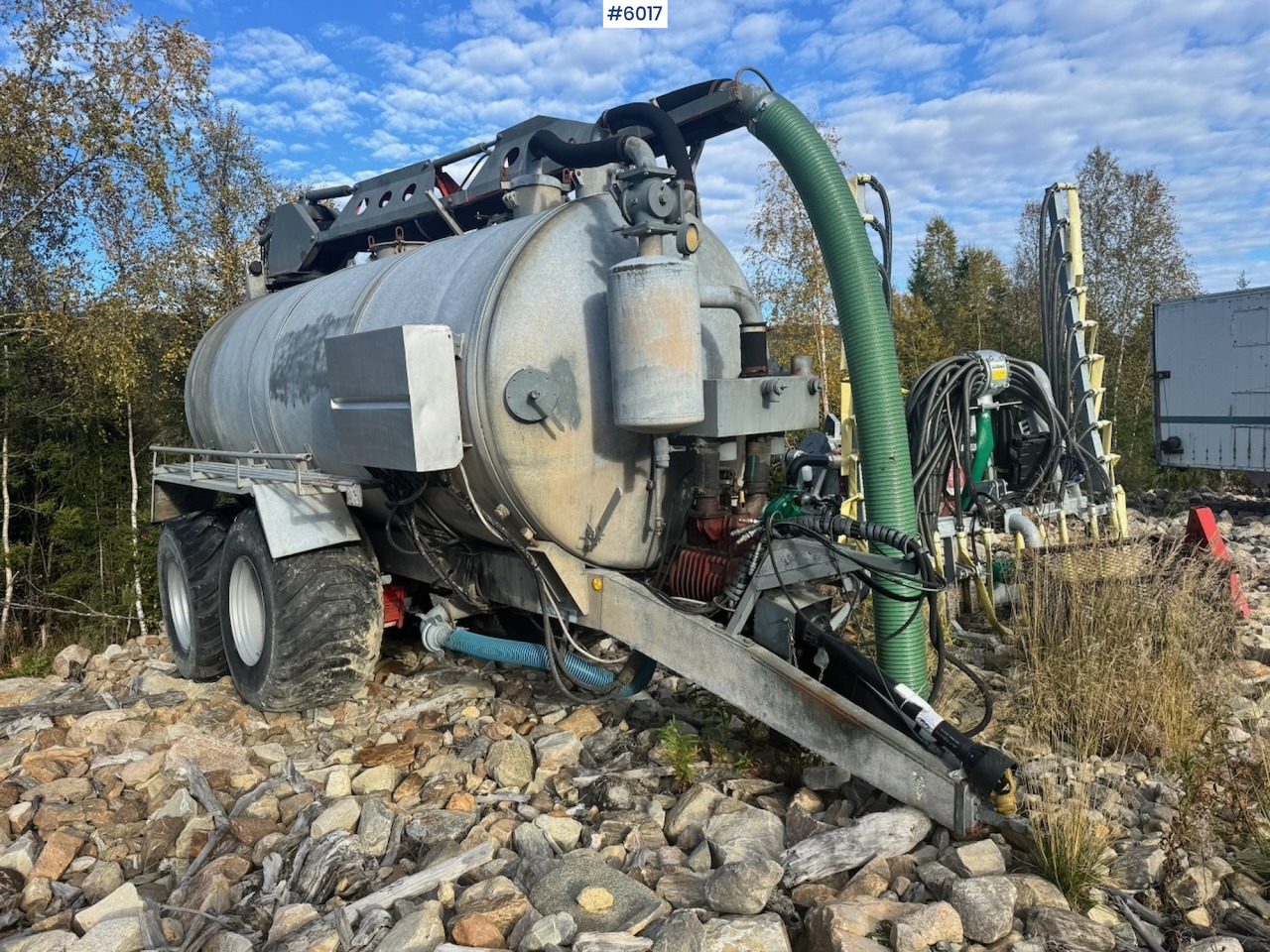 Caveco vacuum wagon with loading robot - Reboque tanque: foto 3 Caveco vacuum wagon with loading robot - Reboque tanque: foto 3