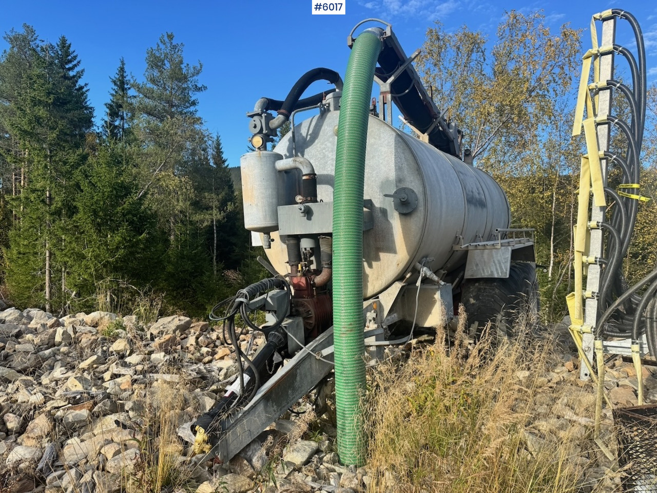 Caveco vacuum wagon with loading robot - Reboque tanque: foto 4 Caveco vacuum wagon with loading robot - Reboque tanque: foto 4