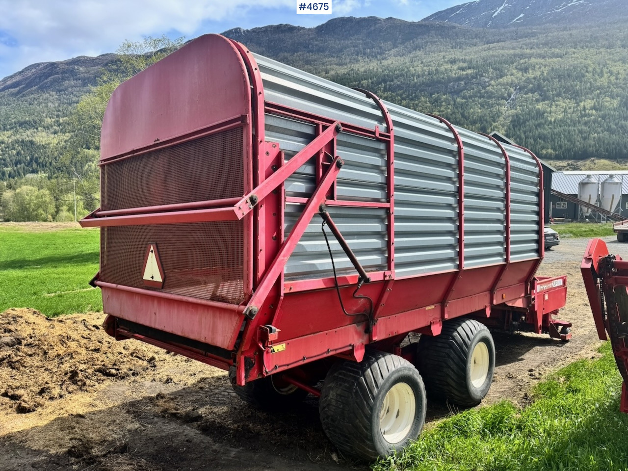 JF Forage Pickup Wagon – 40 m³ – In Good Condition! - Máquina para produção de feno: foto 2 JF Forage Pickup Wagon – 40 m³ – In Good Condition! - Máquina para produção de feno: foto 2