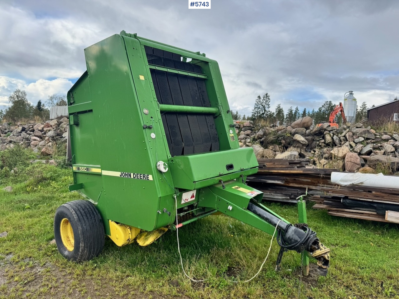 John Deere 550 Round Baler. - Máquina para produção de feno: foto 4 John Deere 550 Round Baler. - Máquina para produção de feno: foto 4