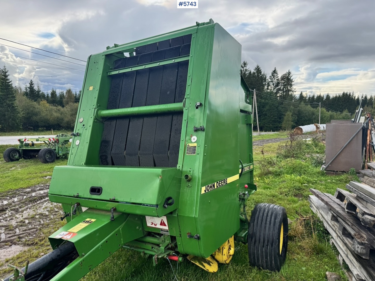 John Deere 550 Round Baler. - Máquina para produção de feno: foto 2 John Deere 550 Round Baler. - Máquina para produção de feno: foto 2