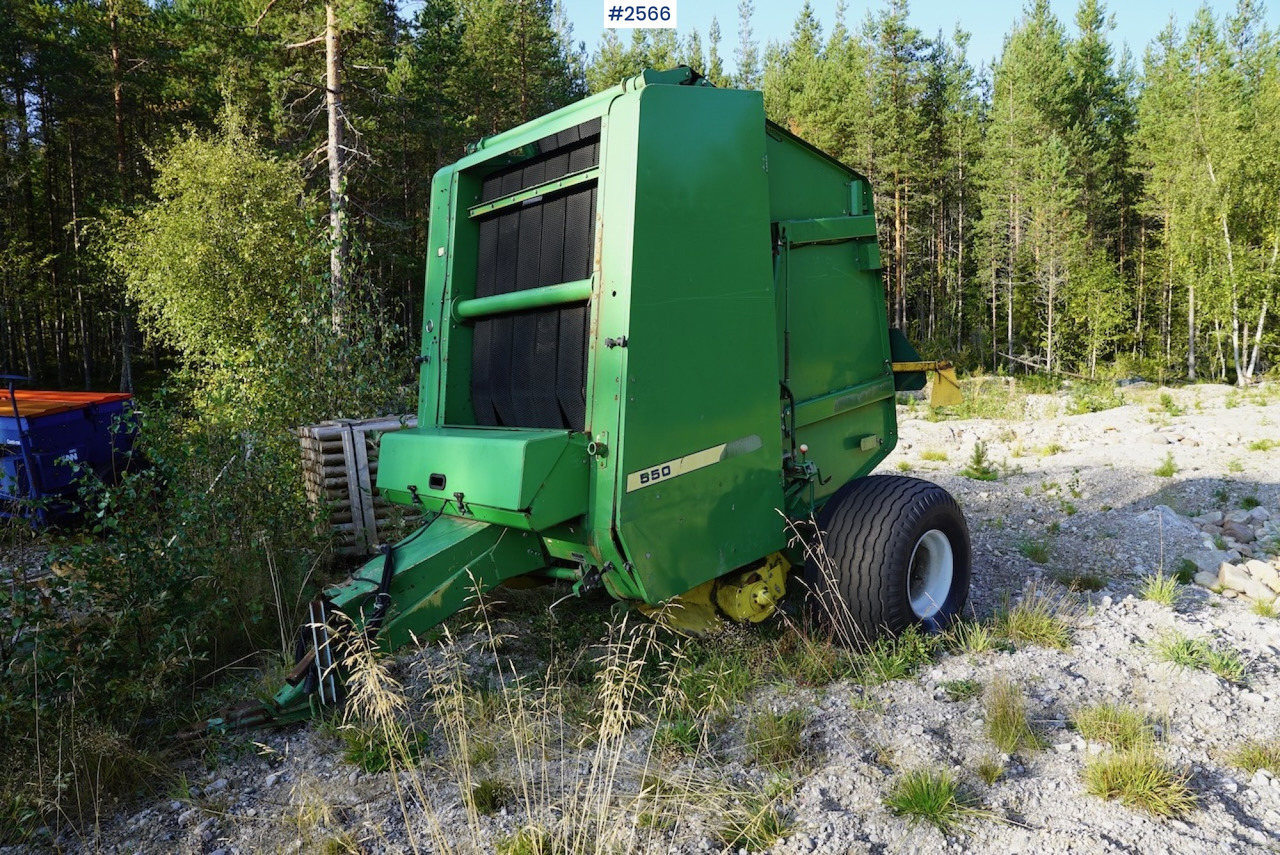 Máquina para produção de feno John Deere 550 round baler: foto 1