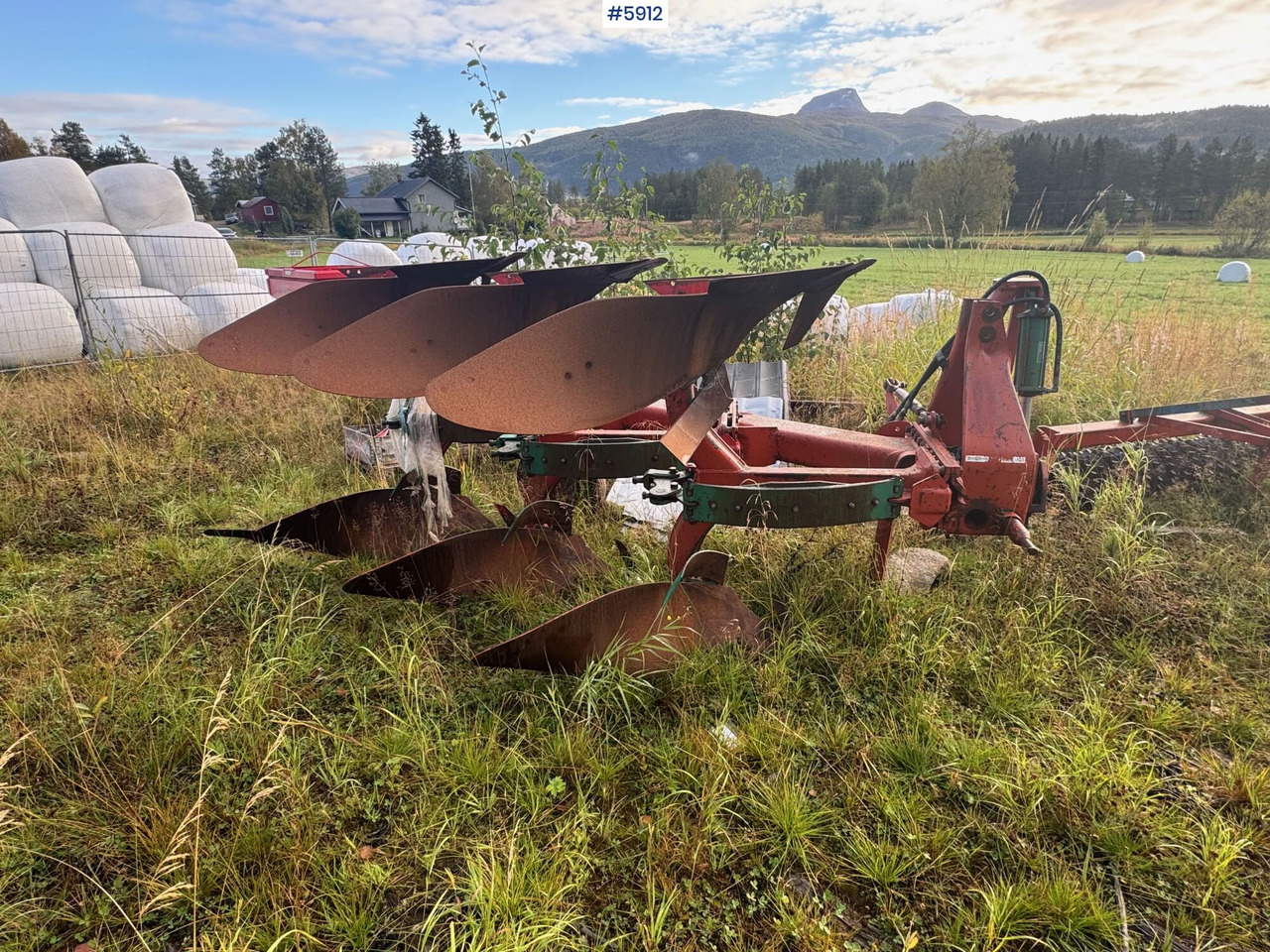 Kverneland 3-furrow reversible plough - Maquina para lavrar a terra: foto 2 Kverneland 3-furrow reversible plough - Maquina para lavrar a terra: foto 2