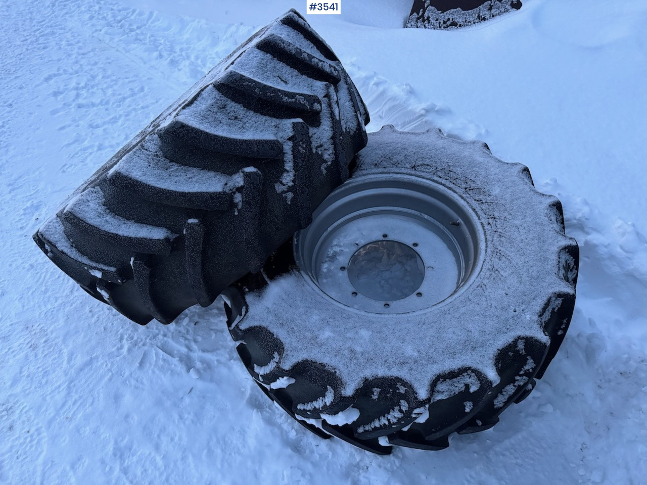 Tractor tires - Pneu por Máquina agrícola: foto 3 Tractor tires - Pneu por Máquina agrícola: foto 3