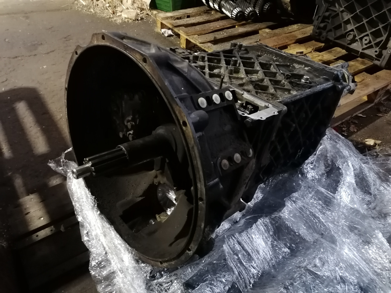 MAN DAF REMANUFACTURED gearbox ZF 16S151 ratio 0,84 - Caixa de velocidade: foto 2 MAN DAF REMANUFACTURED gearbox ZF 16S151 ratio 0,84 - Caixa de velocidade: foto 2