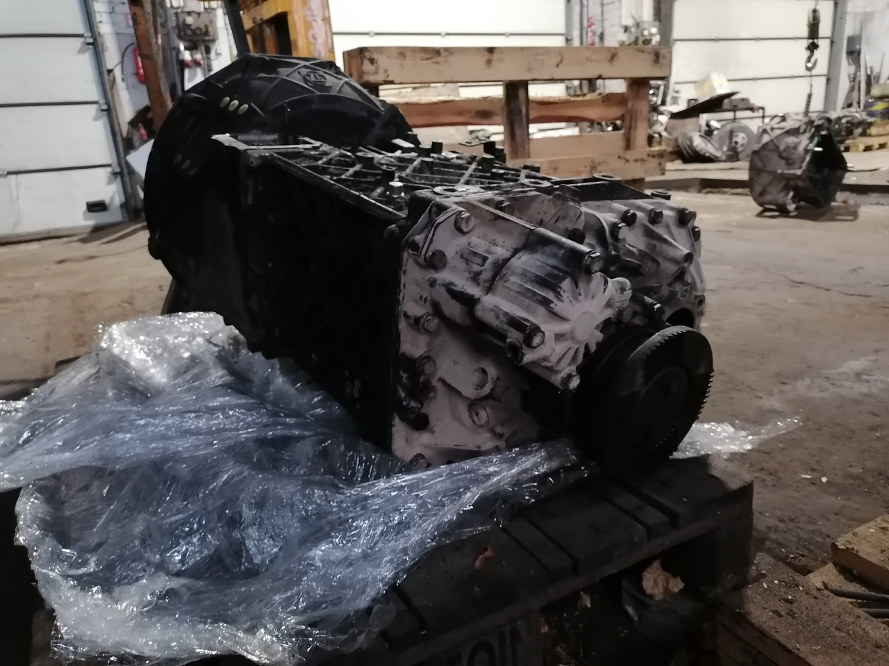 MAN DAF REMANUFACTURED gearbox ZF 16S151 ratio 0,84 - Caixa de velocidade: foto 4 MAN DAF REMANUFACTURED gearbox ZF 16S151 ratio 0,84 - Caixa de velocidade: foto 4