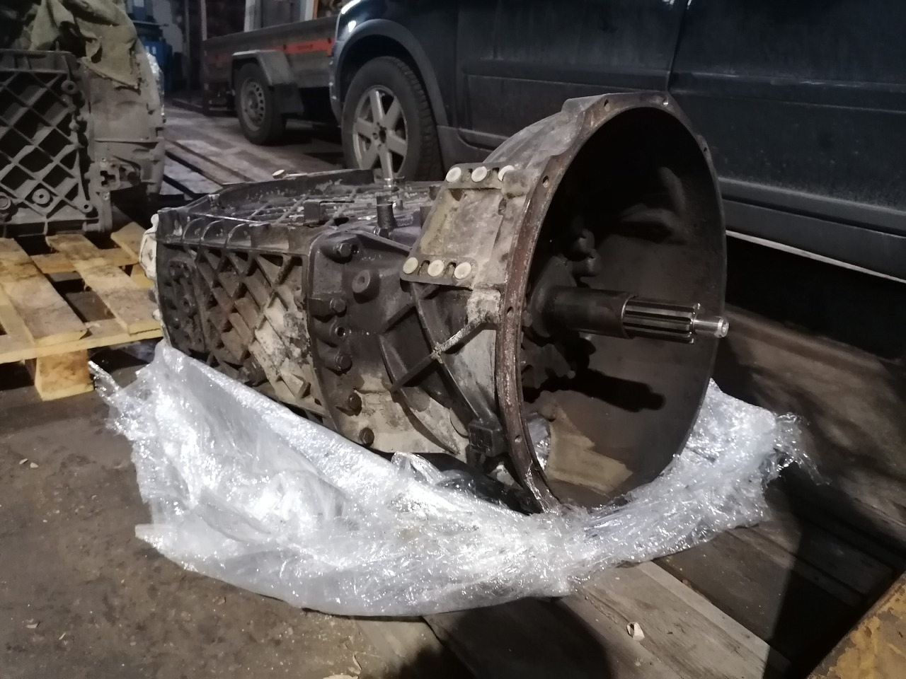 MAN DAF REMANUFACTURED gearbox ZF 16S151 ratio 0,84 - Caixa de velocidade: foto 1 MAN DAF REMANUFACTURED gearbox ZF 16S151 ratio 0,84 - Caixa de velocidade: foto 1