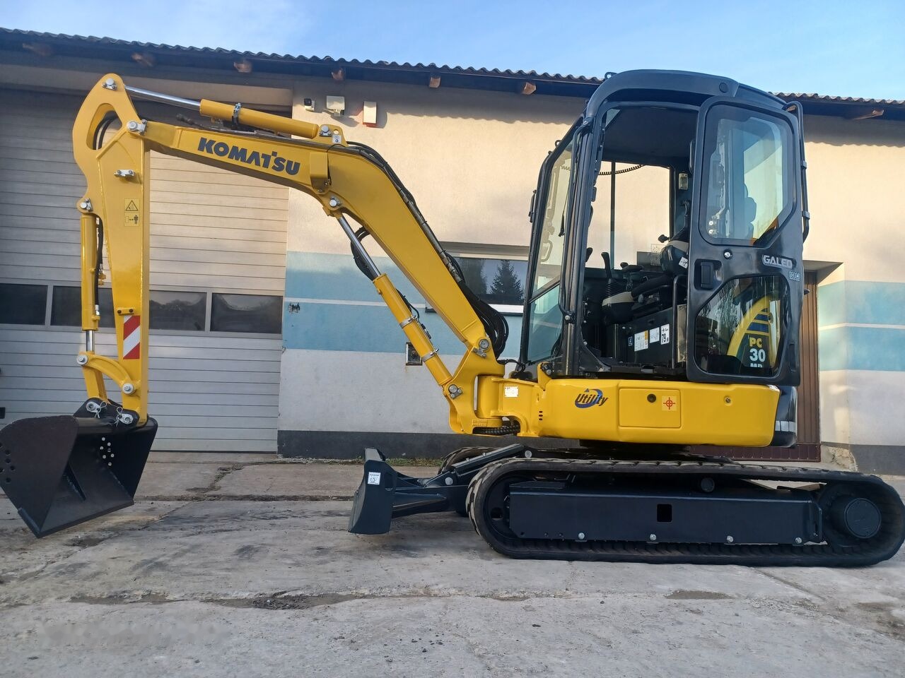 Komatsu PC30MR-3 - Mini escavadeira: foto 4 Komatsu PC30MR-3 - Mini escavadeira: foto 4