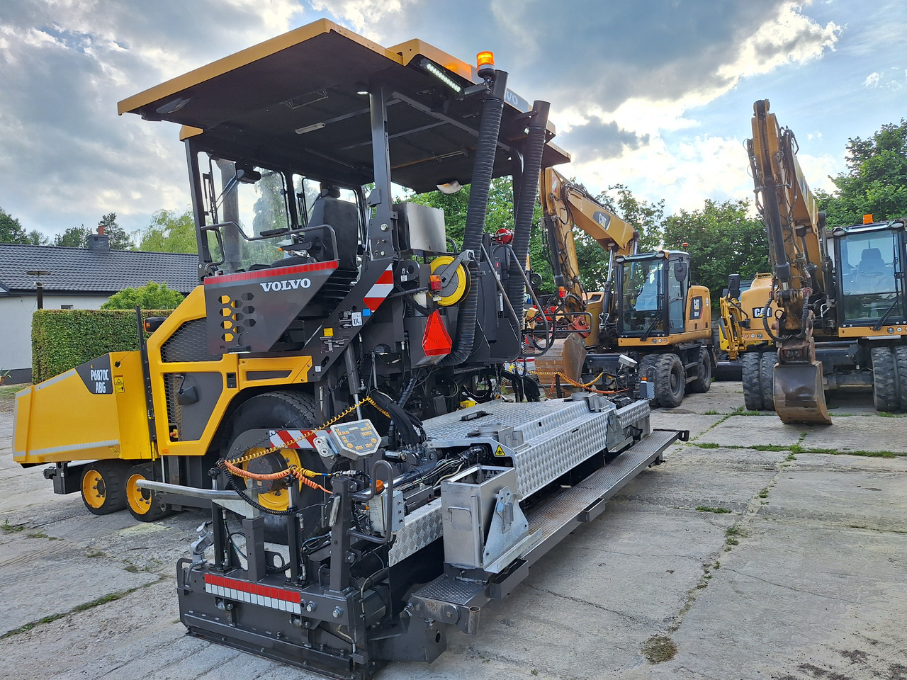 VOLVO P6870C - Acabadora: foto 1 VOLVO P6870C - Acabadora: foto 1