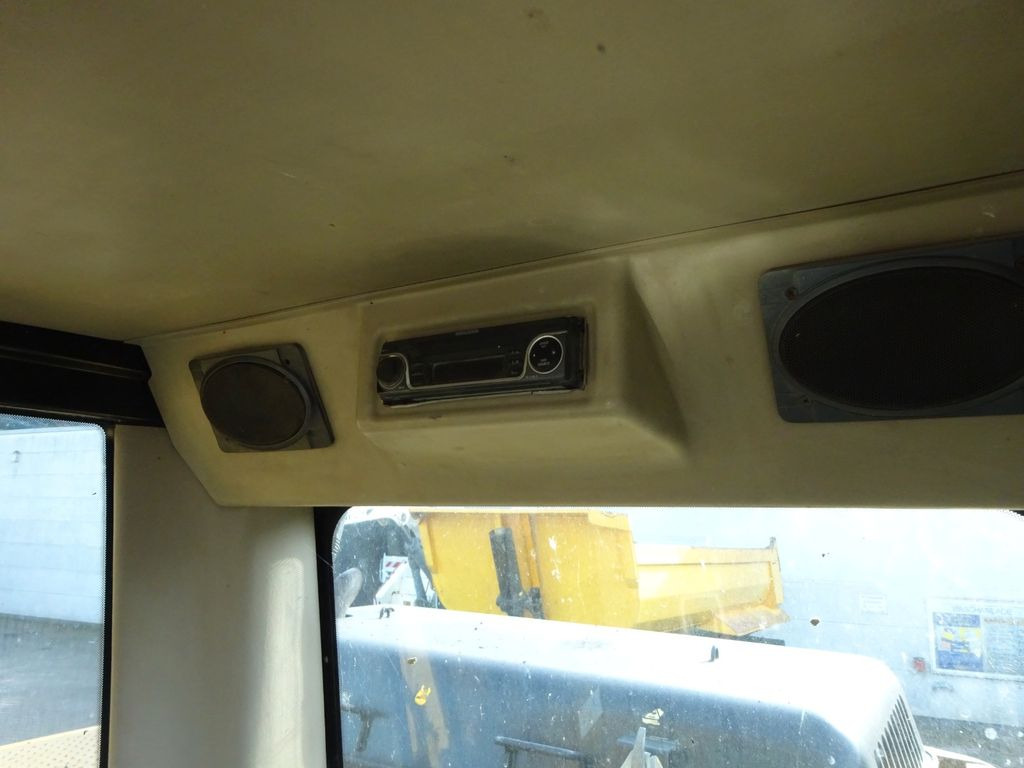 Escavadora de rastos CAT 318CL: foto 18