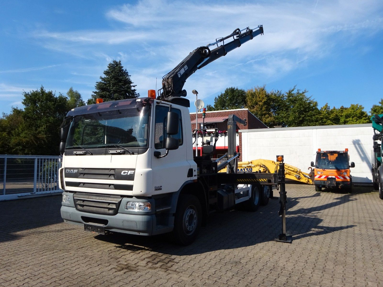 DAF 28-250 CF Abroller + HIA B195-3 Kran - Camião polibenne, Camião grua: foto 2 DAF 28-250 CF Abroller + HIA B195-3 Kran - Camião polibenne, Camião grua: foto 2