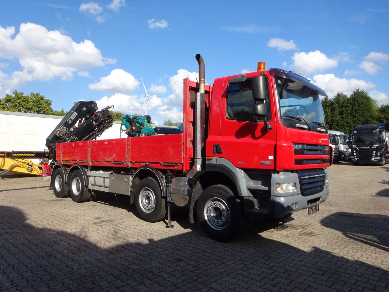 DAF 85.410 Pritsche + HIAB 322E6 Kran 8x4 - Camião grua: foto 1 DAF 85.410 Pritsche + HIAB 322E6 Kran 8x4 - Camião grua: foto 1
