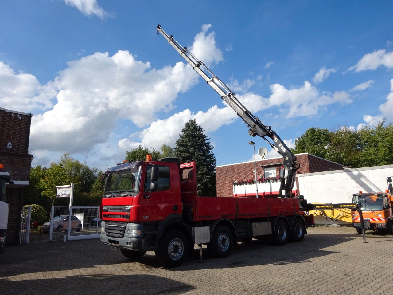 DAF 85.410 Pritsche + HIAB 322E6 Kran 8x4 - Camião grua: foto 4 DAF 85.410 Pritsche + HIAB 322E6 Kran 8x4 - Camião grua: foto 4