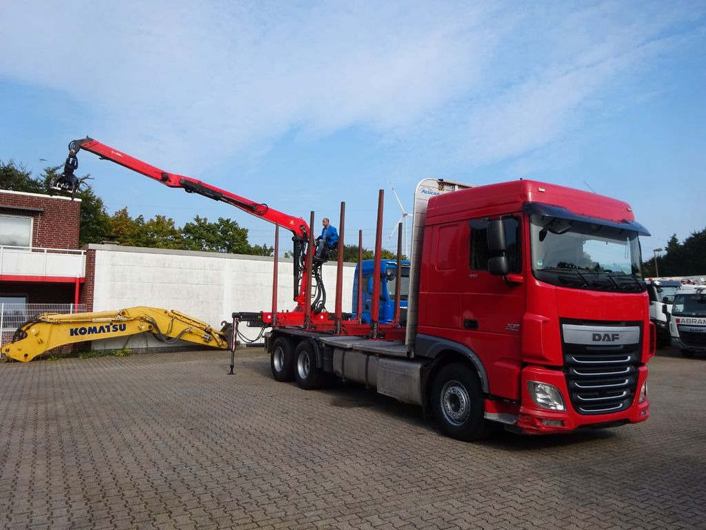 DAF XF 510 + EPSILON M120Z Holzheckladekran +Greifer - Camião de transporte de madeira, Camião grua: foto 2 DAF XF 510 + EPSILON M120Z Holzheckladekran +Greifer - Camião de transporte de madeira, Camião grua: foto 2