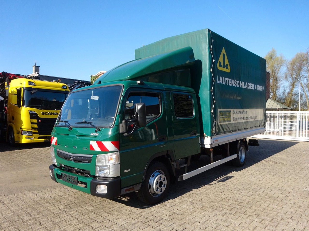 FUSO 7C180D Canter mit Doppelkabine 4x2 - Carrinha de lona, Carrinha cabine dupla: foto 2 FUSO 7C180D Canter mit Doppelkabine 4x2 - Carrinha de lona, Carrinha cabine dupla: foto 2