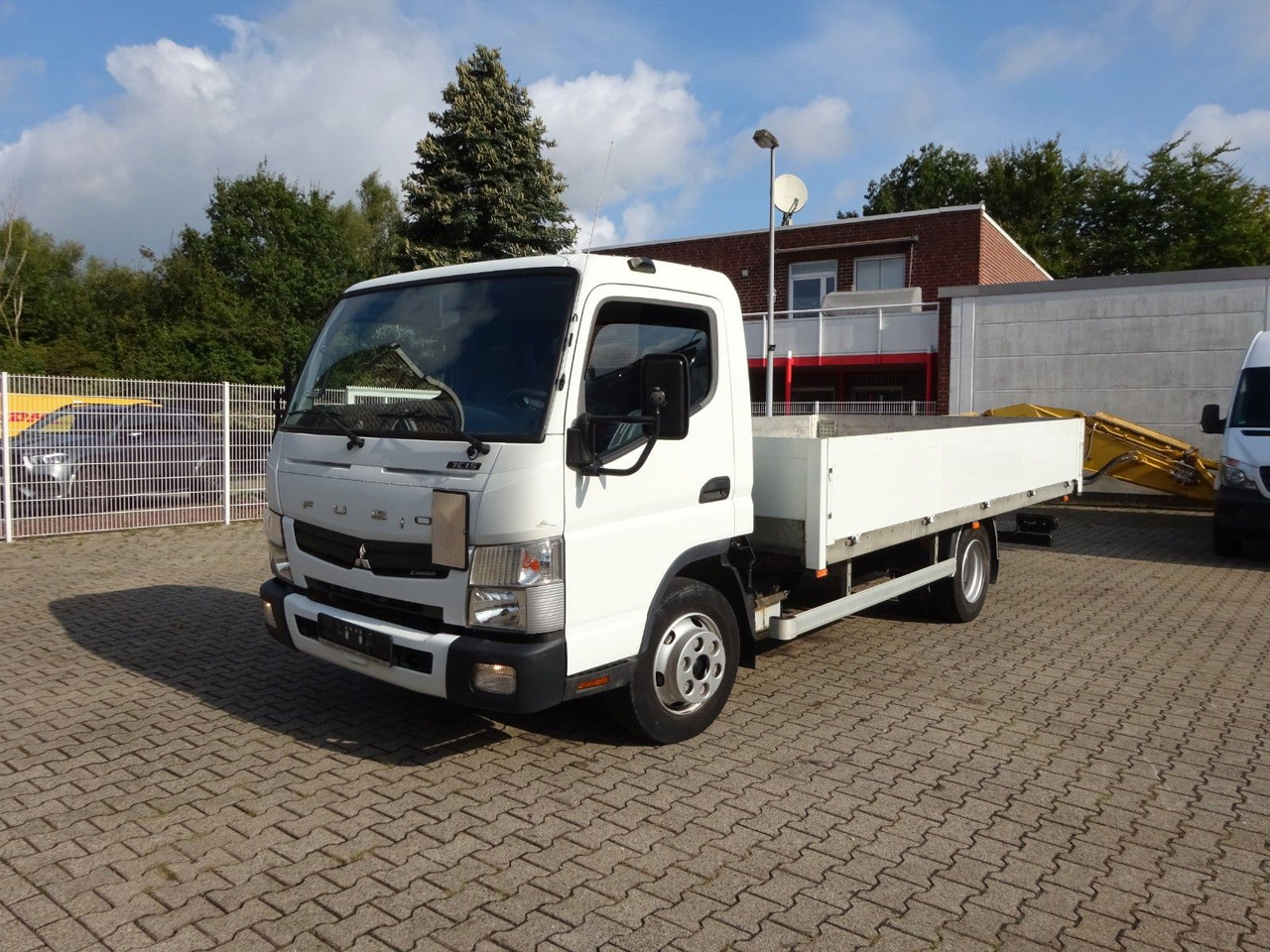 FUSO CANTER 7C15 Pritsche 4x2 - Carrinha de caixa aberta: foto 3 FUSO CANTER 7C15 Pritsche 4x2 - Carrinha de caixa aberta: foto 3